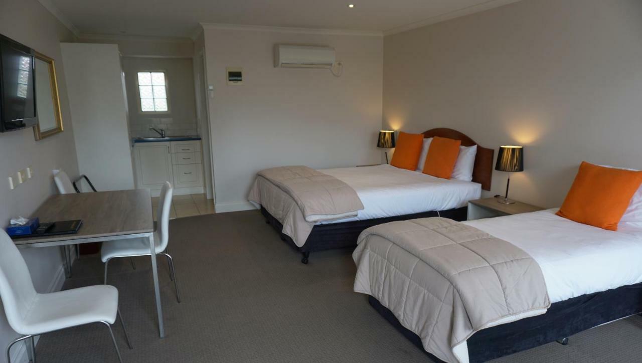 Ashmont Motel And Apartments Port Fairy Buitenkant foto